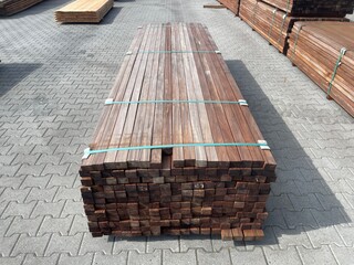 Ca. 204x Hardhouten Regels Geschaafd, 42x57mm, lengte 335cm